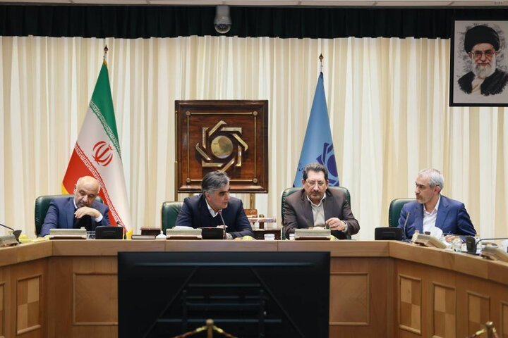 تشکیل جلسه هماهنگی تیم اقتصادی دولت درخصوص سیاست‌های ارزی، تجاری و معیشتی مردم در بانک مرکزی