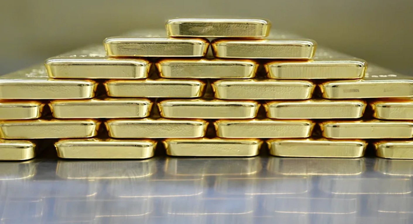 سقوط طلا در سایه جهش قیمت نفت و سیاست سختگیرانه فدرال رزرو