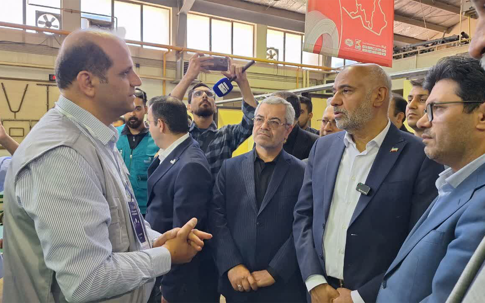 وزیر کار: تولیدکنندگانی که به مردم تخفیف بدهند، از حمایت‌های دولتی در طرح کالابرگ بهره‌مند می‌شوند